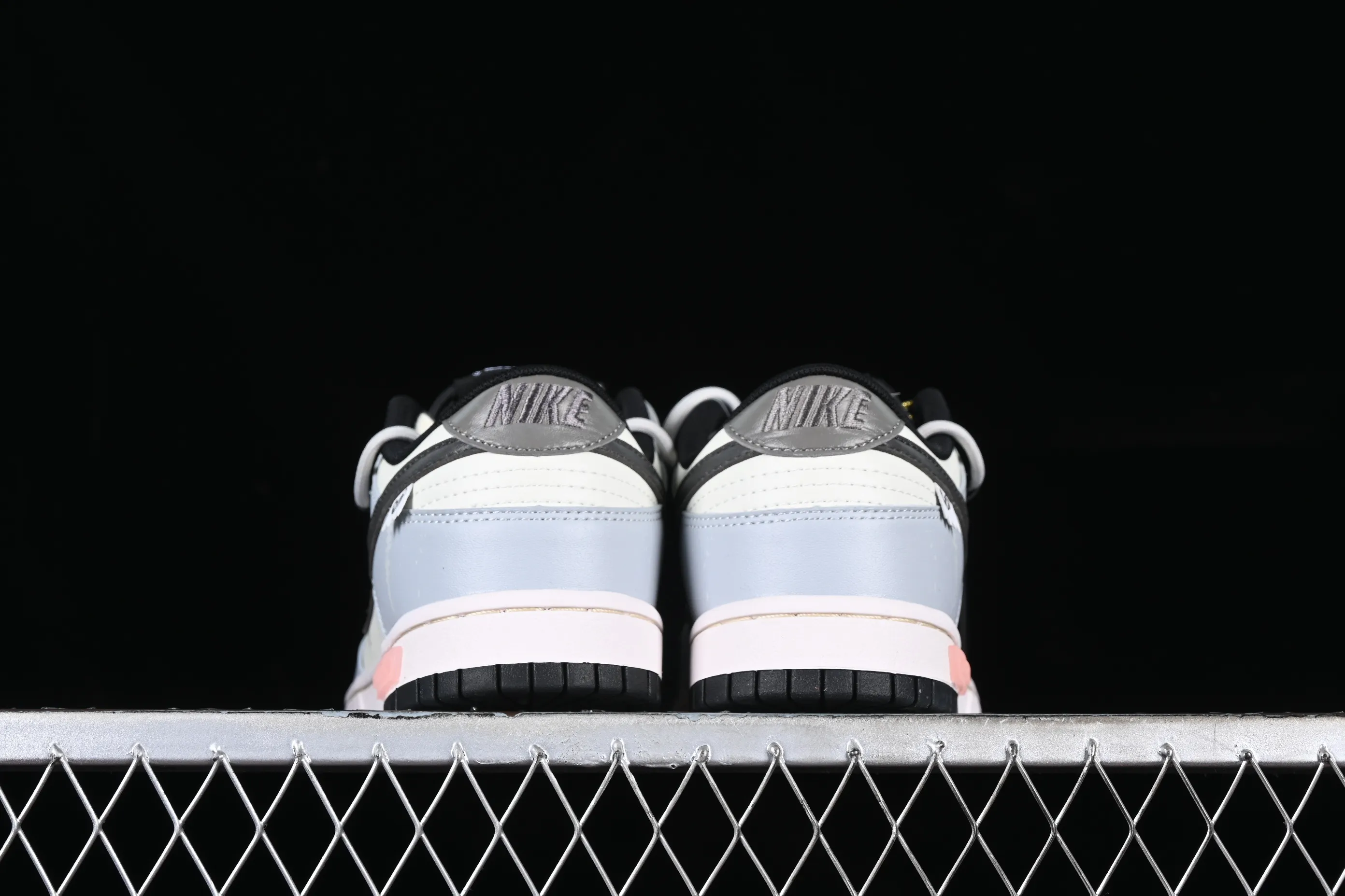 All Categories Nk SB Dunk Series Nk SB Dunk Low Low-top sneakers Nk Dunk Low Panda Prank-Ashes Orange Mocha SB strap low-top casual sneakers DD1391-100